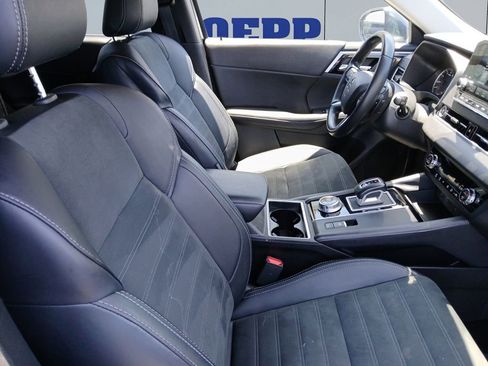 Used 2024 Mitsubishi Outlander SE FWD image 17