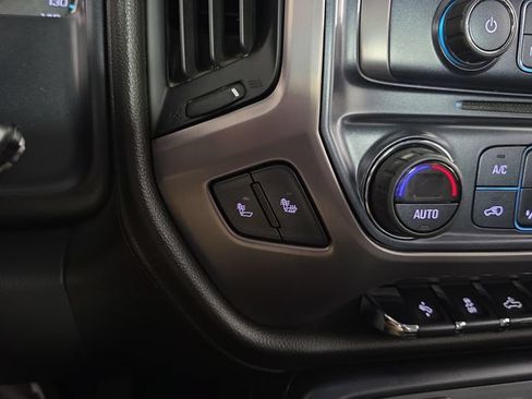 Used 2018 GMC Sierra 2500 SLT w/ Duramax Plus Package AWD/4WD image 19
