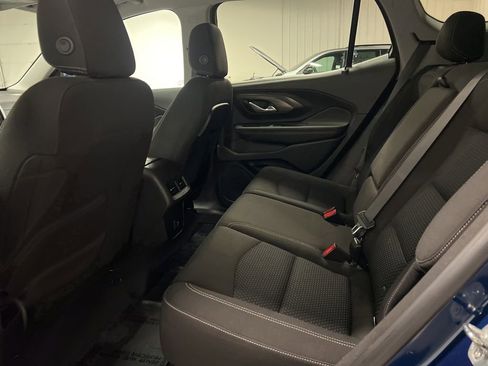 Certified 2022 GMC Terrain SLE w/ Driver Convenience Package image 9