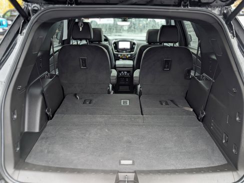 Used 2023 Chevrolet Traverse RS image 45