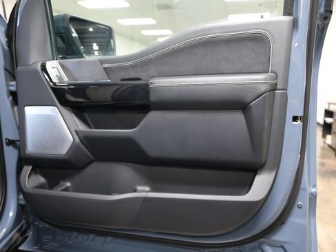 Used 2023 Ford F150 Lightning Platinum AWD/4WD image 41