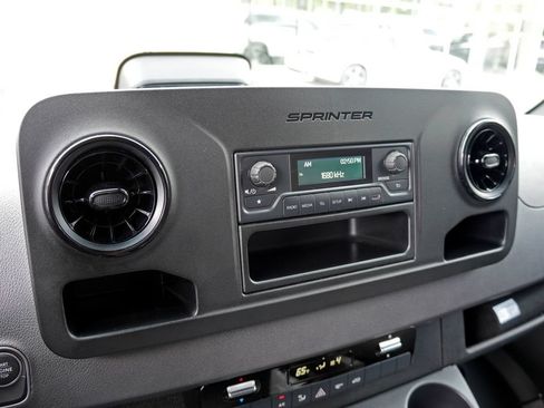 Used 2025 Mercedes-Benz Sprinter 2500 image 17