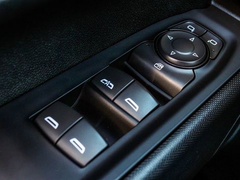 Used 2023 Chevrolet Silverado 1500 Custom image 10