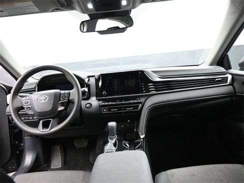 Used 2025 Toyota Camry LE image 23