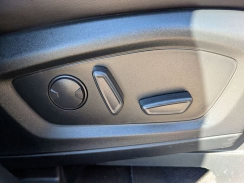 Used 2022 Ford Explorer XLT w/ Equipment Group 202A image 26