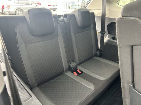 Used 2019 Volkswagen Tiguan S image 25