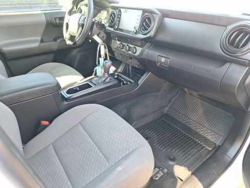 Used 2022 Toyota Tacoma SR image 31