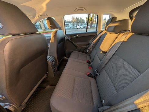 Used 2013 Volkswagen Tiguan S image 8