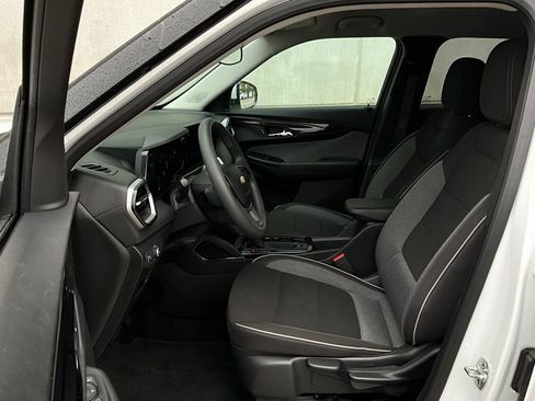 Used 2025 Chevrolet TrailBlazer LT image 10