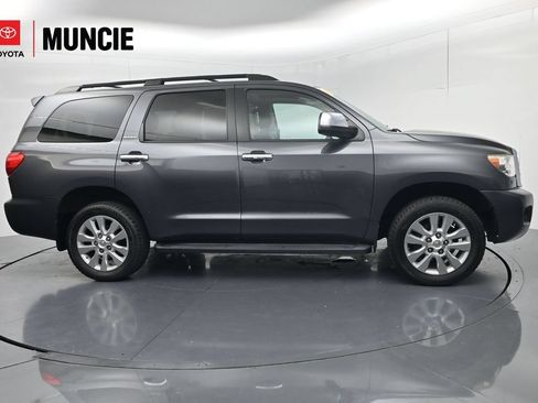 Used 2017 Toyota Sequoia Platinum AWD/4WD image 1