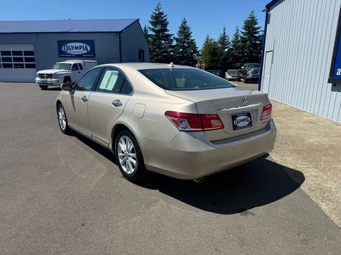 Used 2011 Lexus ES 350 ES 350 Sedan 4D image 3