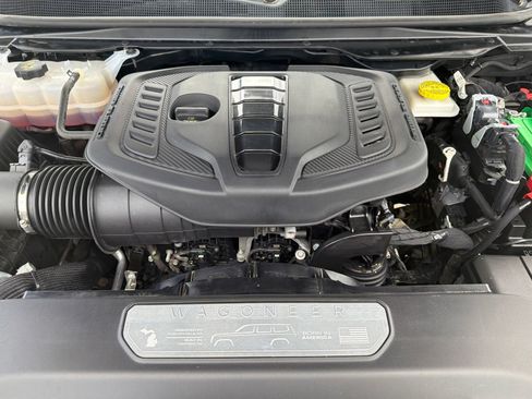 Used 2024 Jeep Wagoneer Series II AWD/4WD image 12