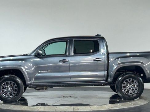 Used 2023 Toyota Tacoma SR5 AWD/4WD image 6