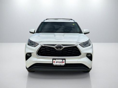 Used 2026 Toyota Highlander Limited image 2