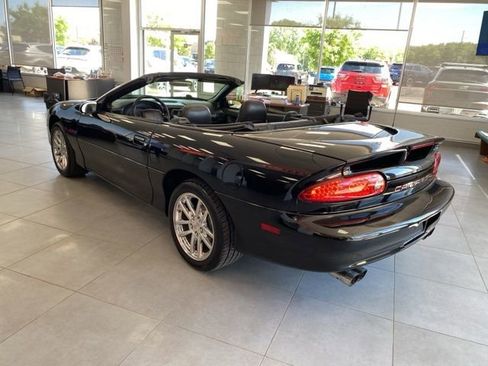 Used 2002 Chevrolet Camaro Z28 w/ SS Performance/Appearance Pkg RWD image 7