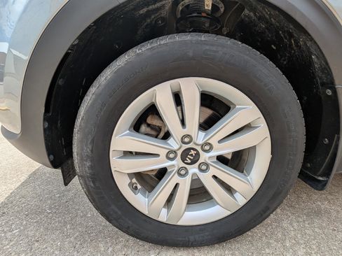 Used 2019 Kia Sportage LX image 9