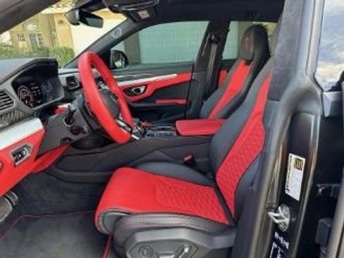 Used 2021 Lamborghini Urus image 6