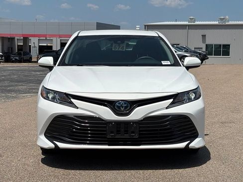 Used 2018 Toyota Camry LE FWD image 3