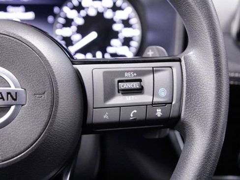 Used 2021 Nissan Rogue SV image 25