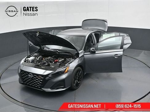 New 2026 Nissan Altima 2.5 SR w/ SR Midnight Edition Package FWD image 52