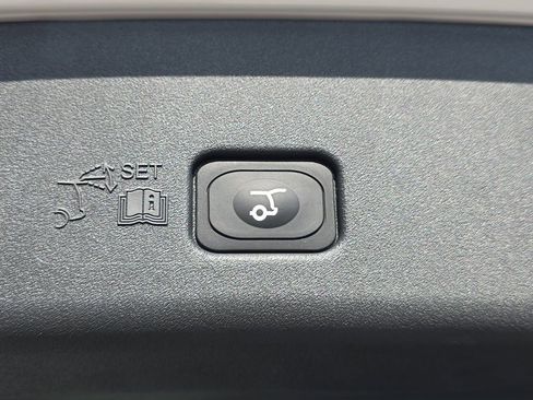 New 2026 Lincoln Nautilus Premier image 26