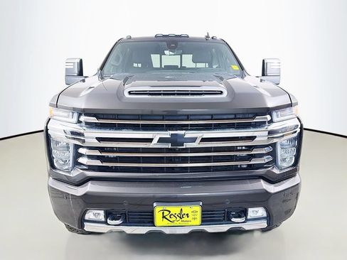 Used 2020 Chevrolet Silverado 2500 High Country w/ Technology Package AWD/4WD image 2