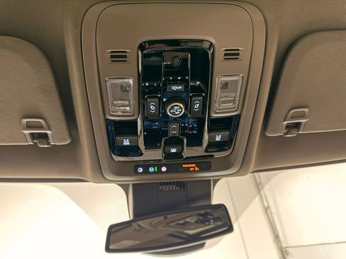 Used 2026 GMC Yukon Denali w/ Sun & Power Step Package AWD/4WD image 27