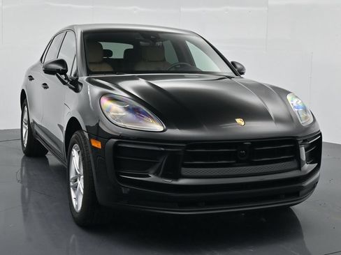 Certified 2026 Porsche Macan AWD/4WD image 9