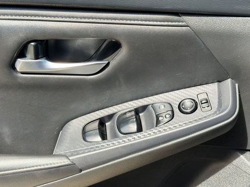 Used 2023 Nissan Sentra SV image 19