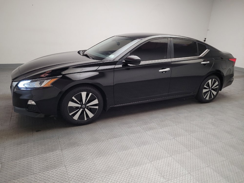 Used 2021 Nissan Altima 2.5 SV FWD image 2