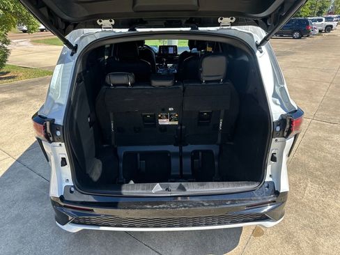 Used 2023 Toyota Sienna XSE FWD image 25