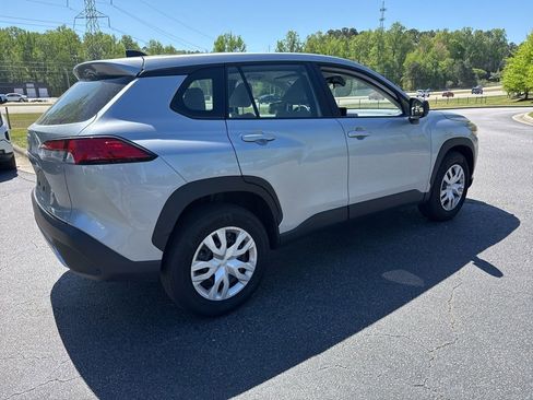 Used 2025 Toyota Corolla Cross L image 5