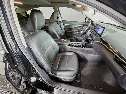Used 2023 Nissan Altima 2.5 SR w/ SR Premium Package AWD/4WD image 28