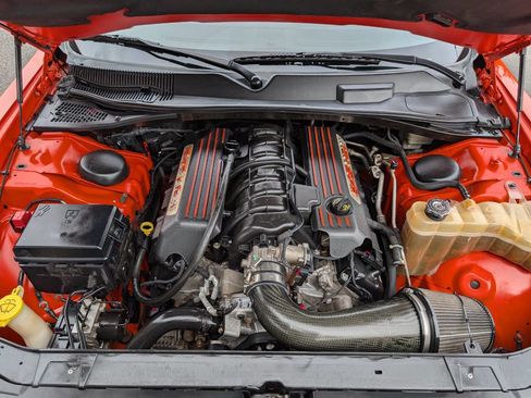 Used 2013 Dodge Challenger R/T image 9