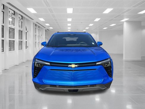 Used 2024 Chevrolet Blazer EV LT AWD/4WD image 2