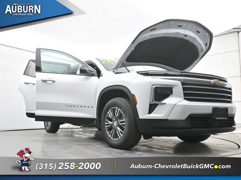 New 2026 Chevrolet Traverse LT image 32