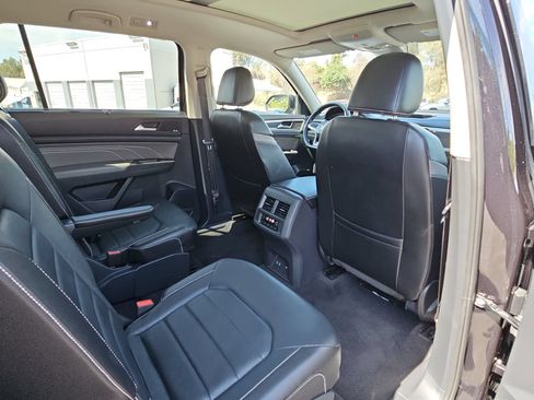 Used 2022 Volkswagen Atlas SEL Premium AWD/4WD image 11