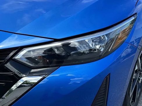 Used 2025 Nissan Sentra SV FWD image 11
