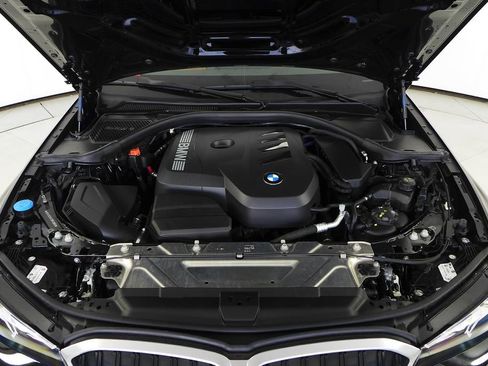 Used 2025 BMW 330i Sedan w/ Convenience Package RWD image 6