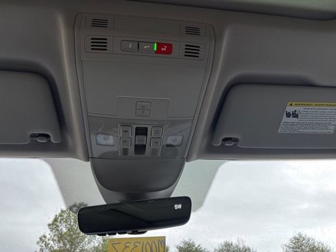 New 2026 Volkswagen Taos SE image 20