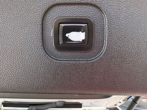 Used 2016 Chevrolet Equinox LTZ w/ Enhanced Convenience Package AWD/4WD image 17