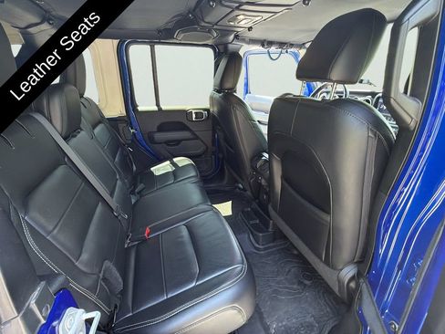 Used 2020 Jeep Wrangler Unlimited Sahara AWD/4WD image 15