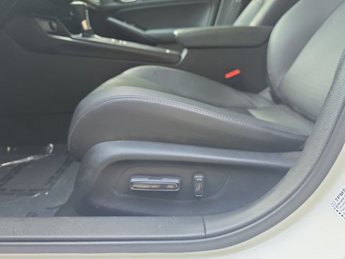 Used 2024 Honda Civic Touring image 28