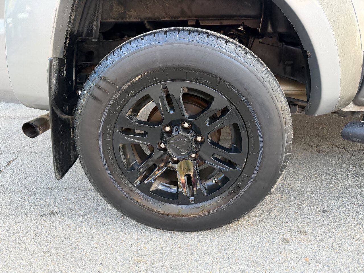 Used 2015 Toyota Tacoma PreRunner w/ SR5 Package RWD image 2