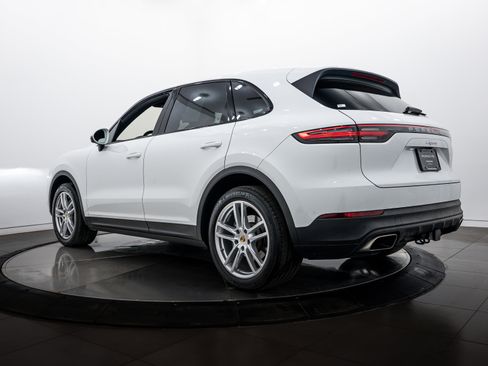 Certified 2023 Porsche Cayenne image 3