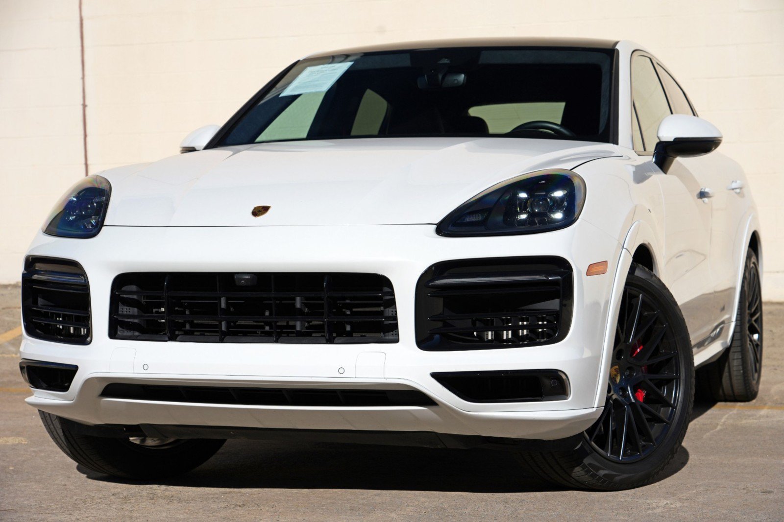 Used 2022 Porsche Cayenne GTS w/ Towing Package w/o Tow Ball AWD/4WD image 3