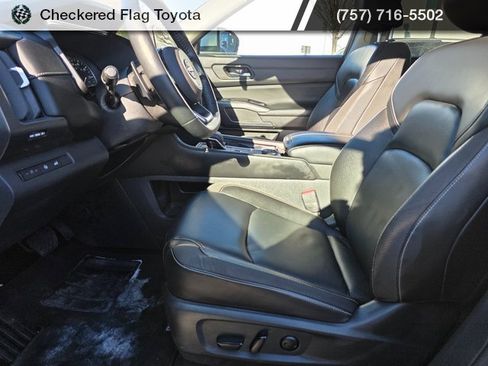Used 2023 Nissan Pathfinder SL w/ SL Premium Package image 8