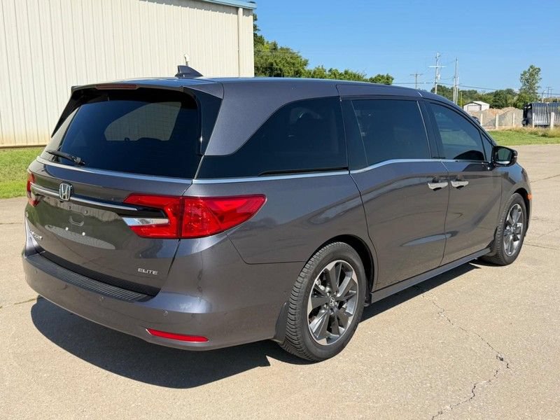 Used 2023 Honda Odyssey Elite image 3