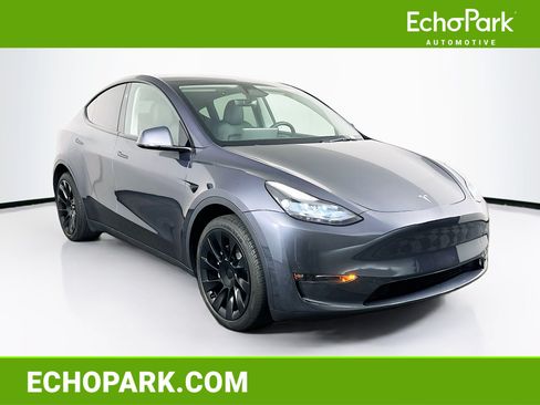 Used 2023 Tesla Model Y Long Range AWD/4WD image 1