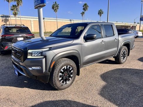 Used 2024 Nissan Frontier Pro-X image 3